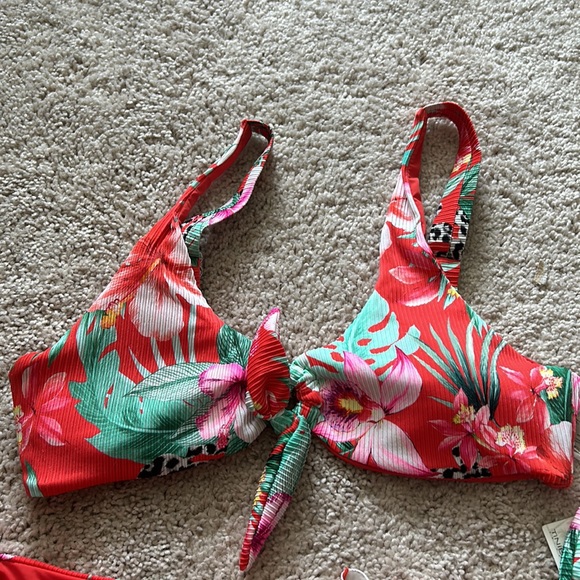 Tropical bikini 🏝️ - Picture 2 of 6